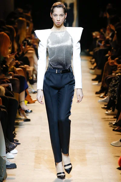 Look 38